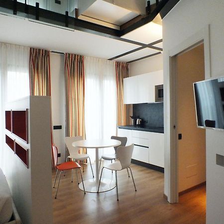 Bb Hotels Aparthotel Isola Milan Luaran gambar