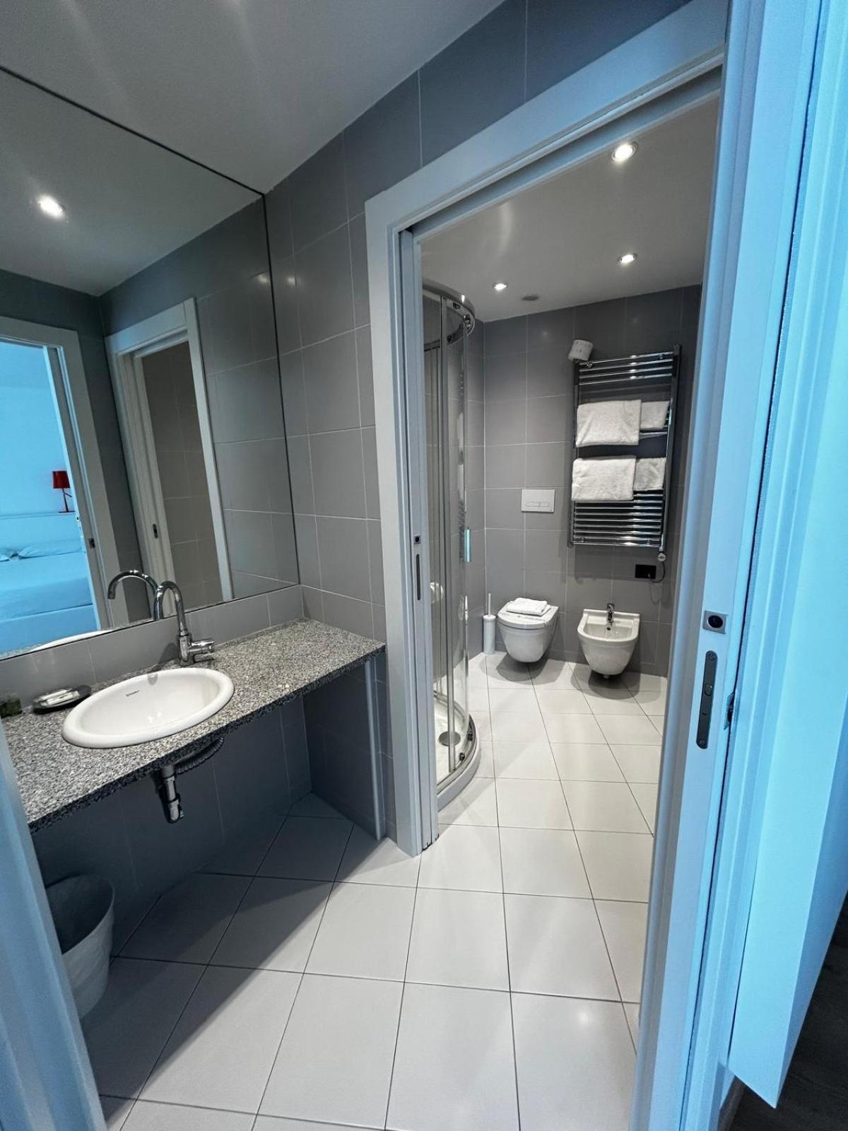 Bb Hotels Aparthotel Isola Milan Luaran gambar