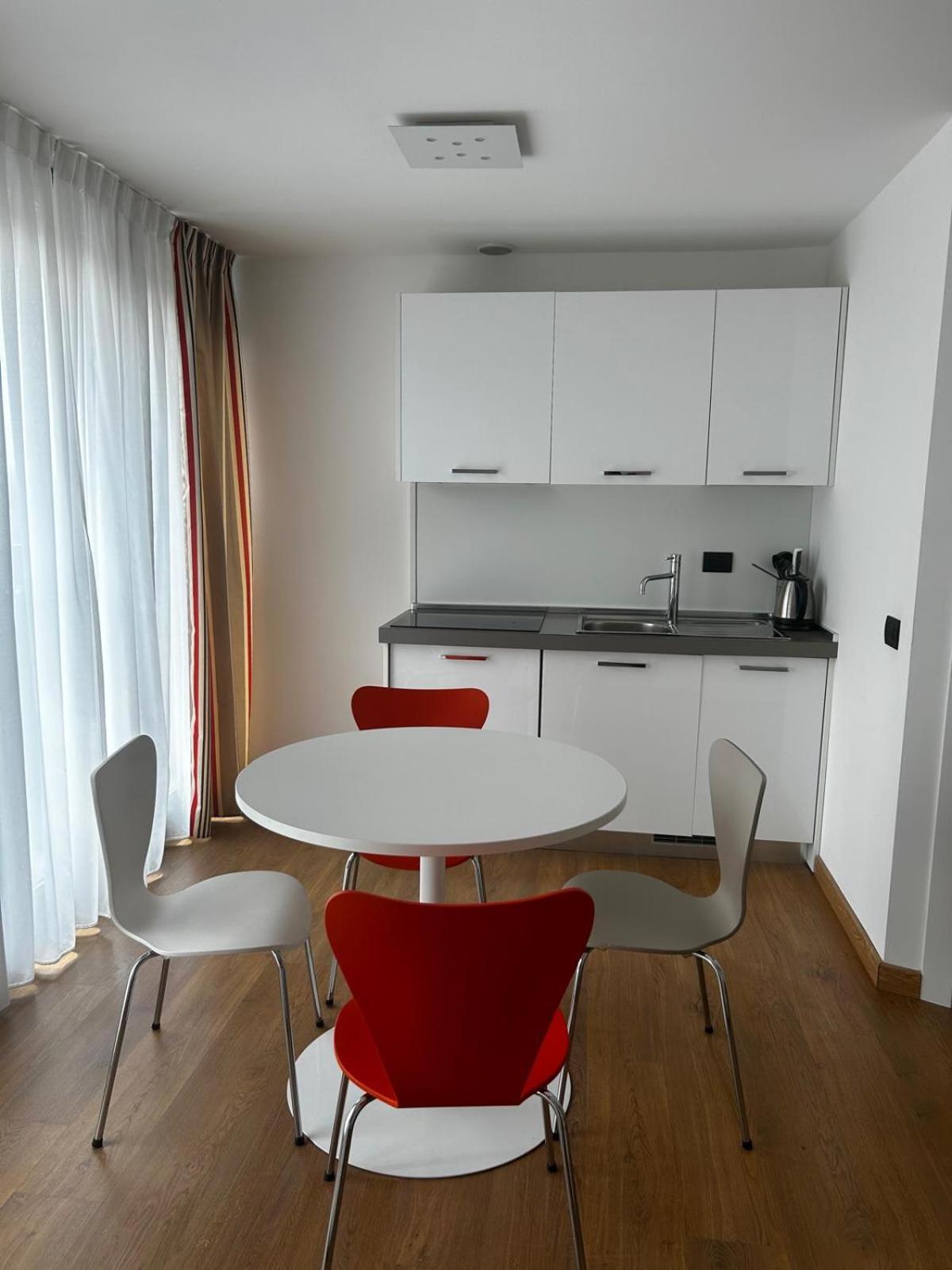 Bb Hotels Aparthotel Isola Milan Luaran gambar
