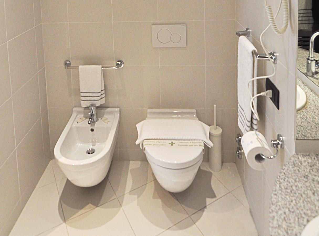Bb Hotels Aparthotel Isola Milan Luaran gambar