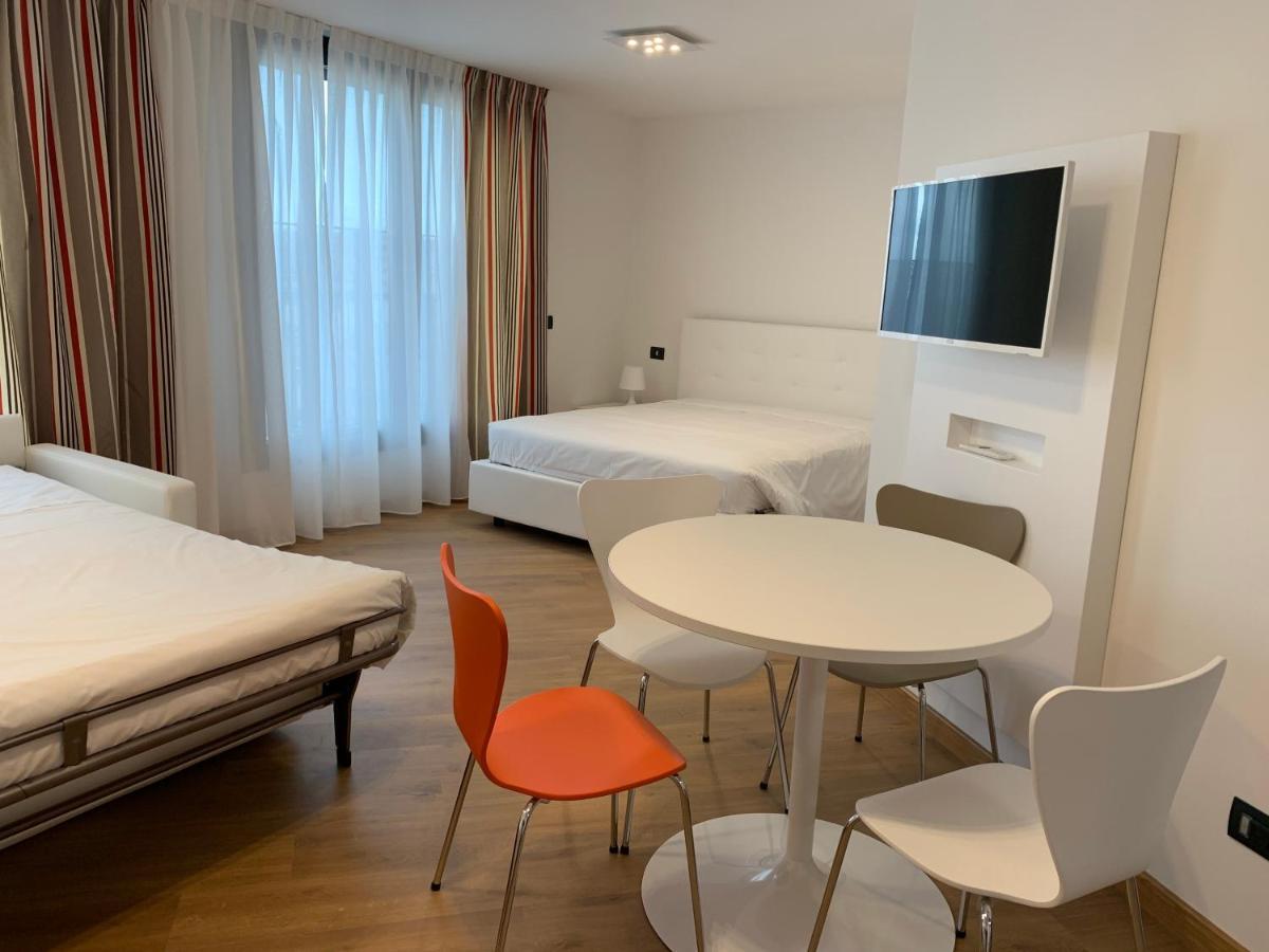 Bb Hotels Aparthotel Isola Milan Luaran gambar