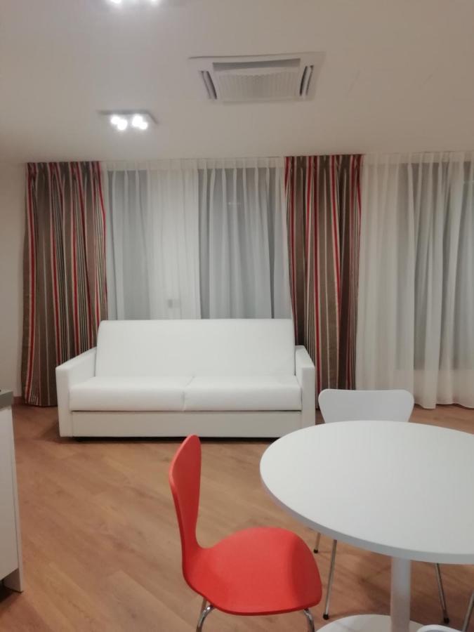 Bb Hotels Aparthotel Isola Milan Luaran gambar